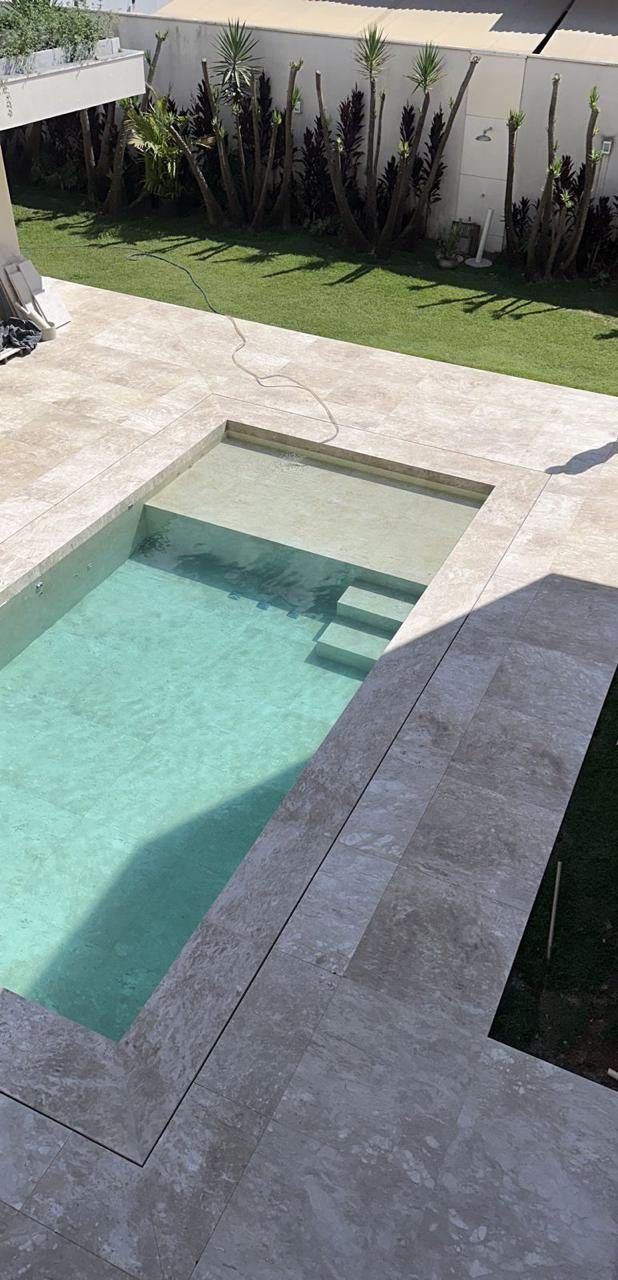 Piso Travertino Escovado 1x1